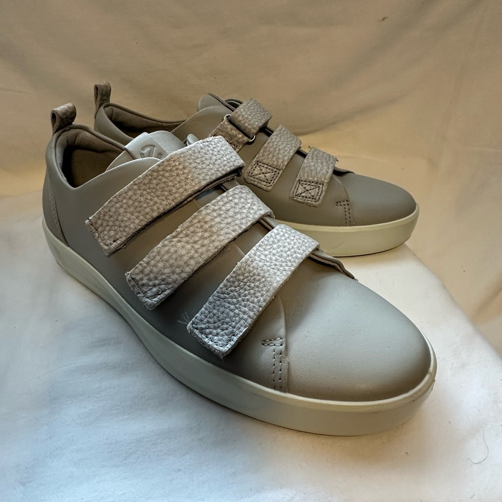 ECCO Women’s Leather Soft 8 Strap; Concrete/Wild Dove Color; Size 7-7.5 (EU 38)